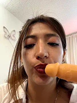 PamelaSuee's cam snapshot