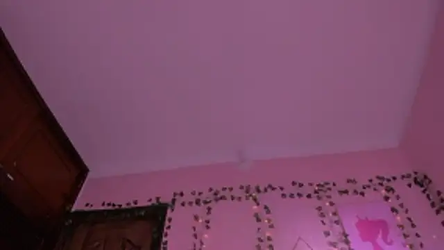 gabyye_capprins's cam snapshot