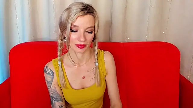 AlinaLovelyX's cam snapshot