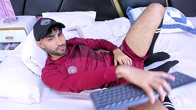 MilanZaire's cam snapshot