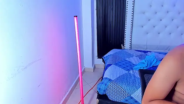 Latin_Boyss_'s cam snapshot