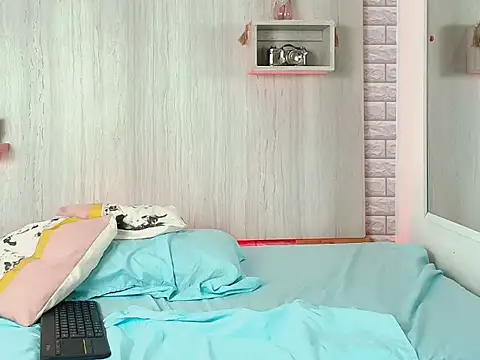 KATY_LOWERY's cam snapshot