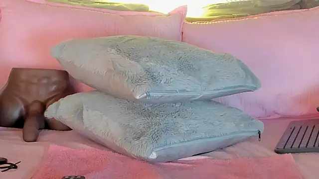 _victoriaa__lois's cam snapshot