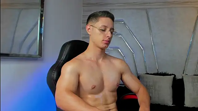 MAXTHOMSON's cam snapshot