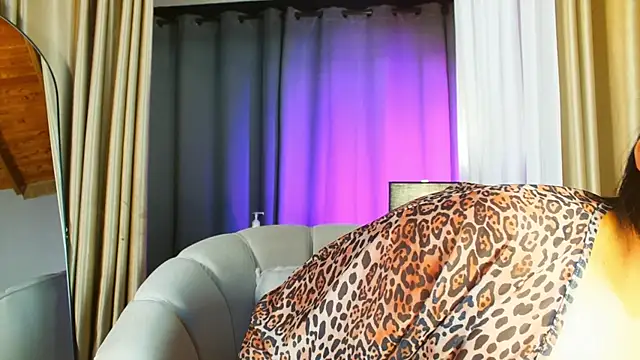 Madissononee's cam snapshot