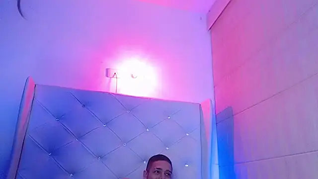 zoe_kravitx's cam snapshot