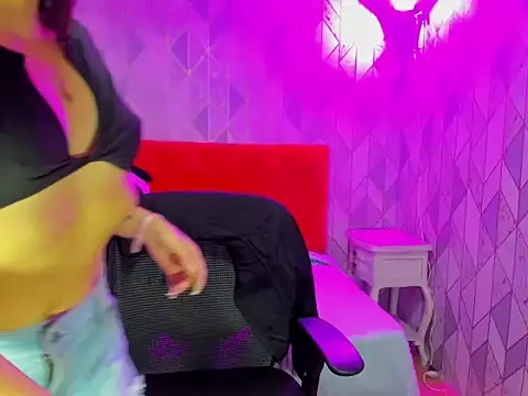 IsabellaRousset's cam snapshot