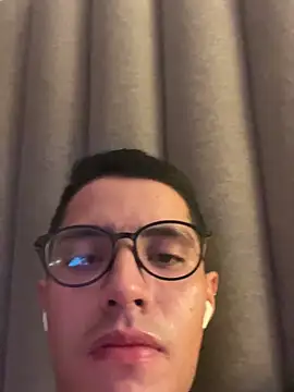 DylanWolf98's cam snapshot