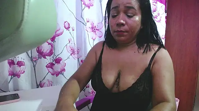 whore_kinky's cam snapshot