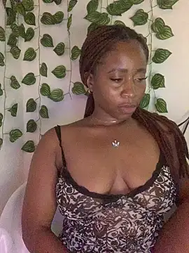 MISSMAYMADMYDAY's cam snapshot