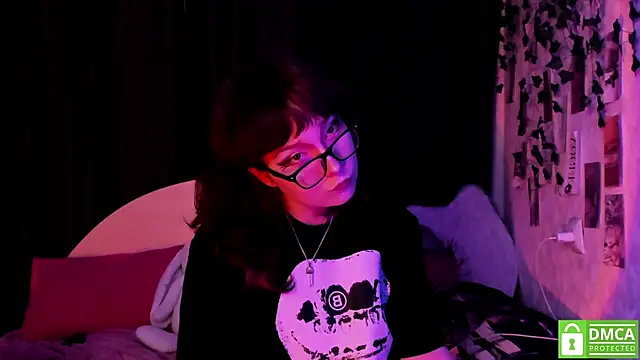 dreamgirllovee's cam snapshot