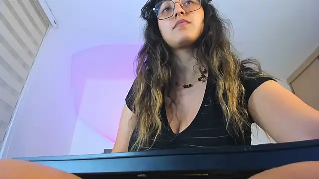 nataliepeterson's cam snapshot