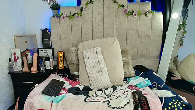 Devora_mature65's cam snapshot