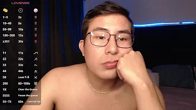 andrewmhilton_'s cam snapshot