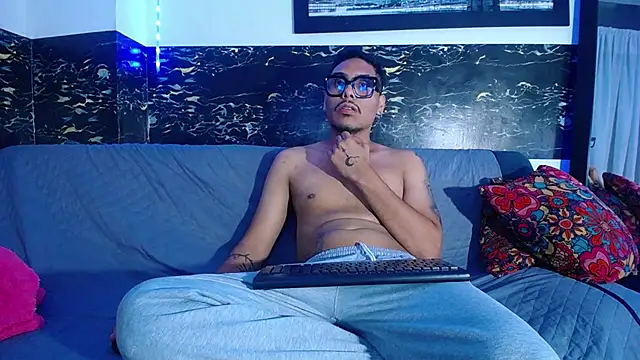 LatinWolfBoy's cam snapshot