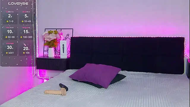 LindaBrilliant's cam snapshot