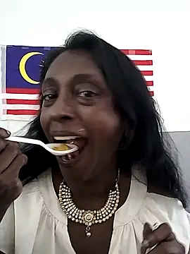 mamakarma1403's cam snapshot