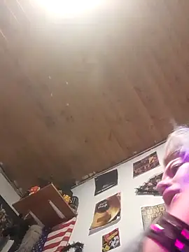 Hollywouldd's cam snapshot