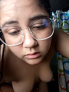 _mari_lunna_'s cam snapshot