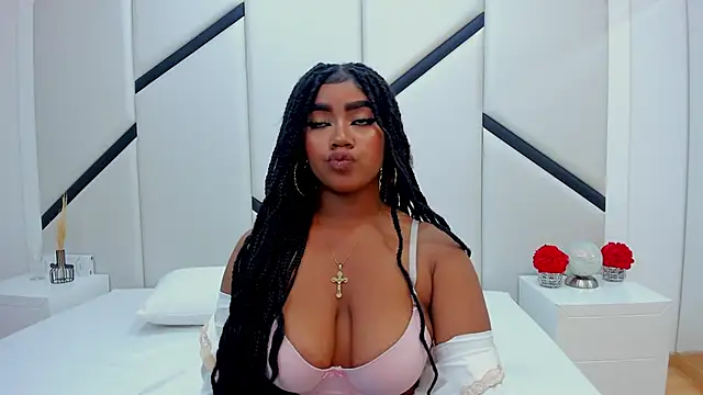 MirandaTurbay's cam snapshot