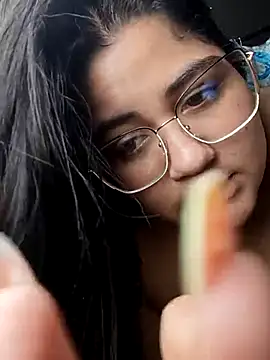 _mari_lunna_'s cam snapshot