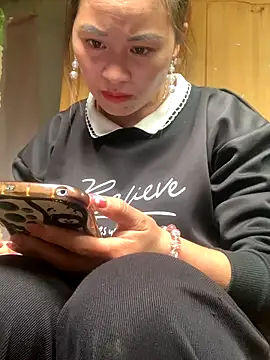 tuyetnhi-00's cam snapshot