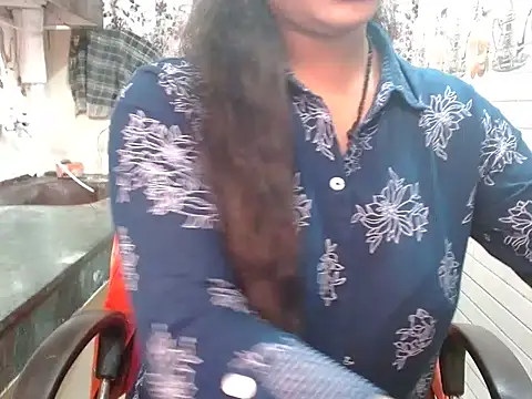 LovingPihu's cam snapshot