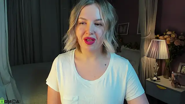 Nikki_Kai's cam snapshot