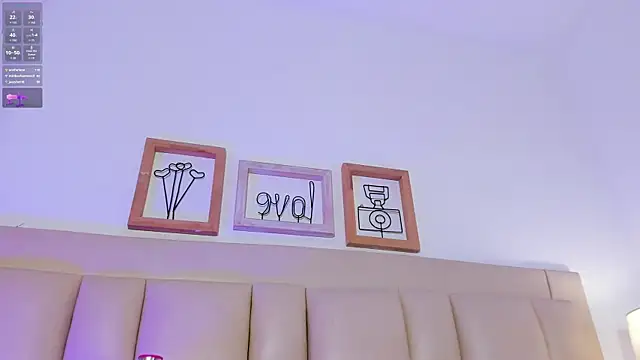 OnlyGia's cam snapshot