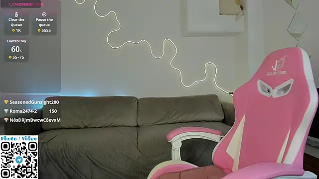 Helen_Spark's cam snapshot