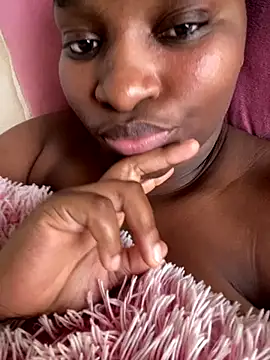 Blackpinkylips2025's cam snapshot