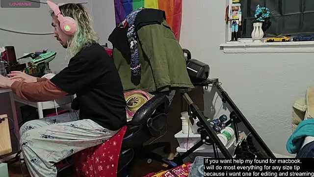 tallnerdyguy live sex cam