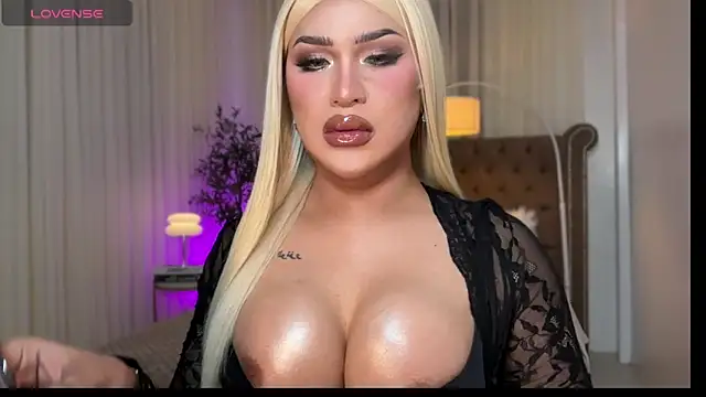 Your_Majesty_Tyra live sex cam