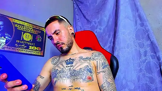 tattooedsmoker777's cam snapshot