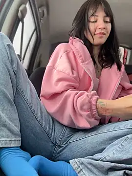 JulliaVegas live sex cam