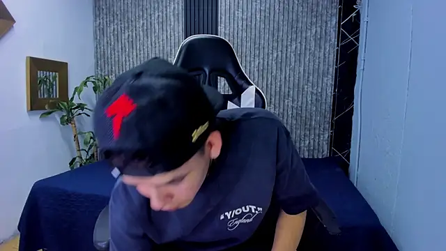 Mike_0233_'s cam snapshot