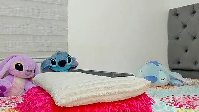 Elizabeth_18_'s cam snapshot