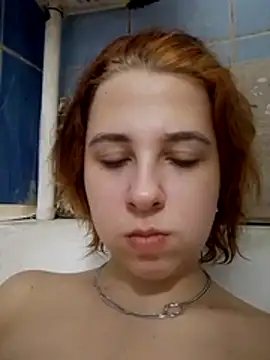 Gussie_Bridie's cam snapshot