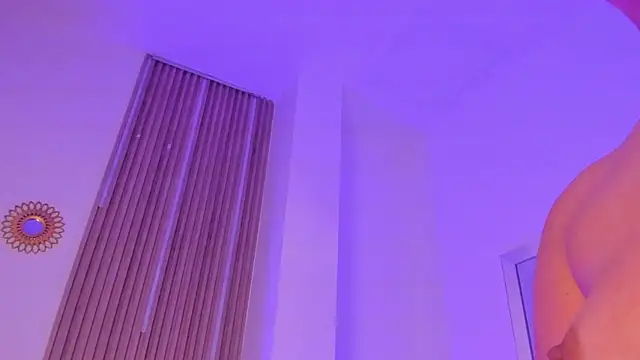 Rachell_Jamess's cam snapshot