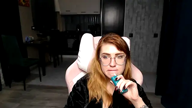 Reginasmilee's cam snapshot