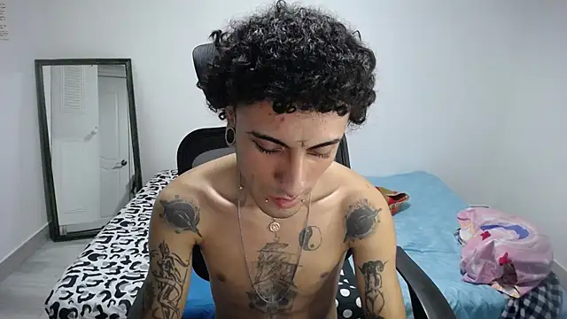 present_the_magic live sex cam