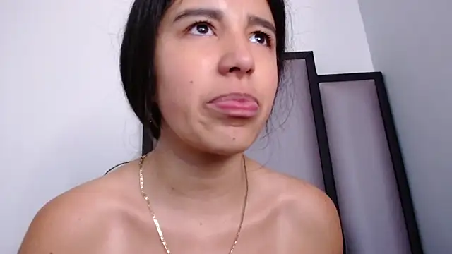 Lucy-23's cam snapshot