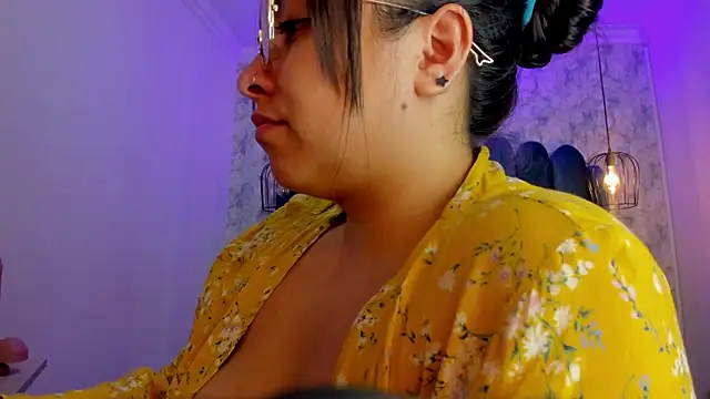 nalalye_cruzz_'s cam snapshot