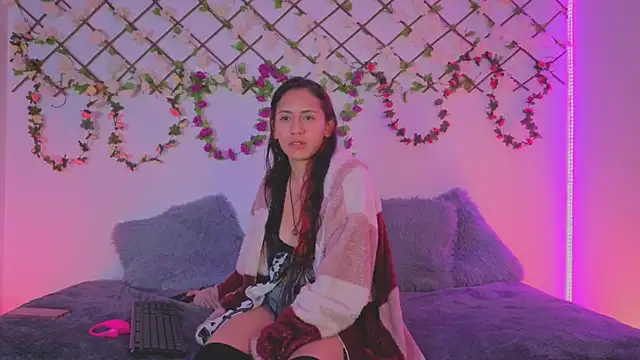 Lolarosesxs's cam snapshot