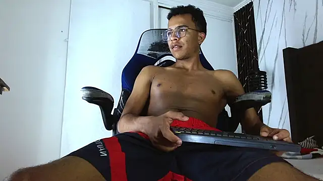 aston_xvera live sex cam