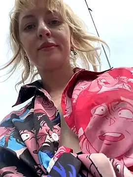 RonnieKiss live sex cam