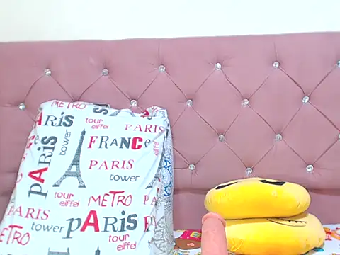 emassquirt28 live sex cam