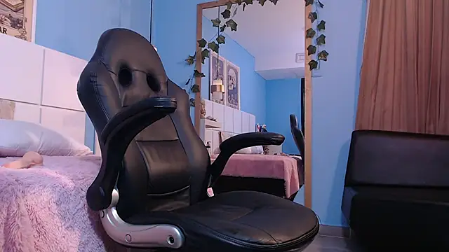 PenelopeBond live sex cam