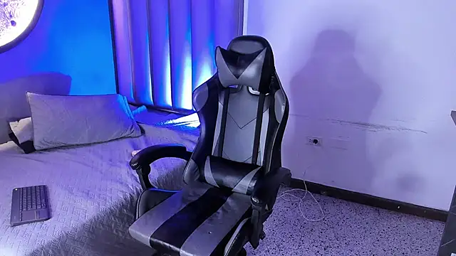 brianna-03's cam snapshot