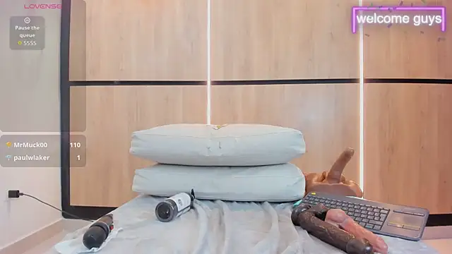 adela_chase's cam snapshot